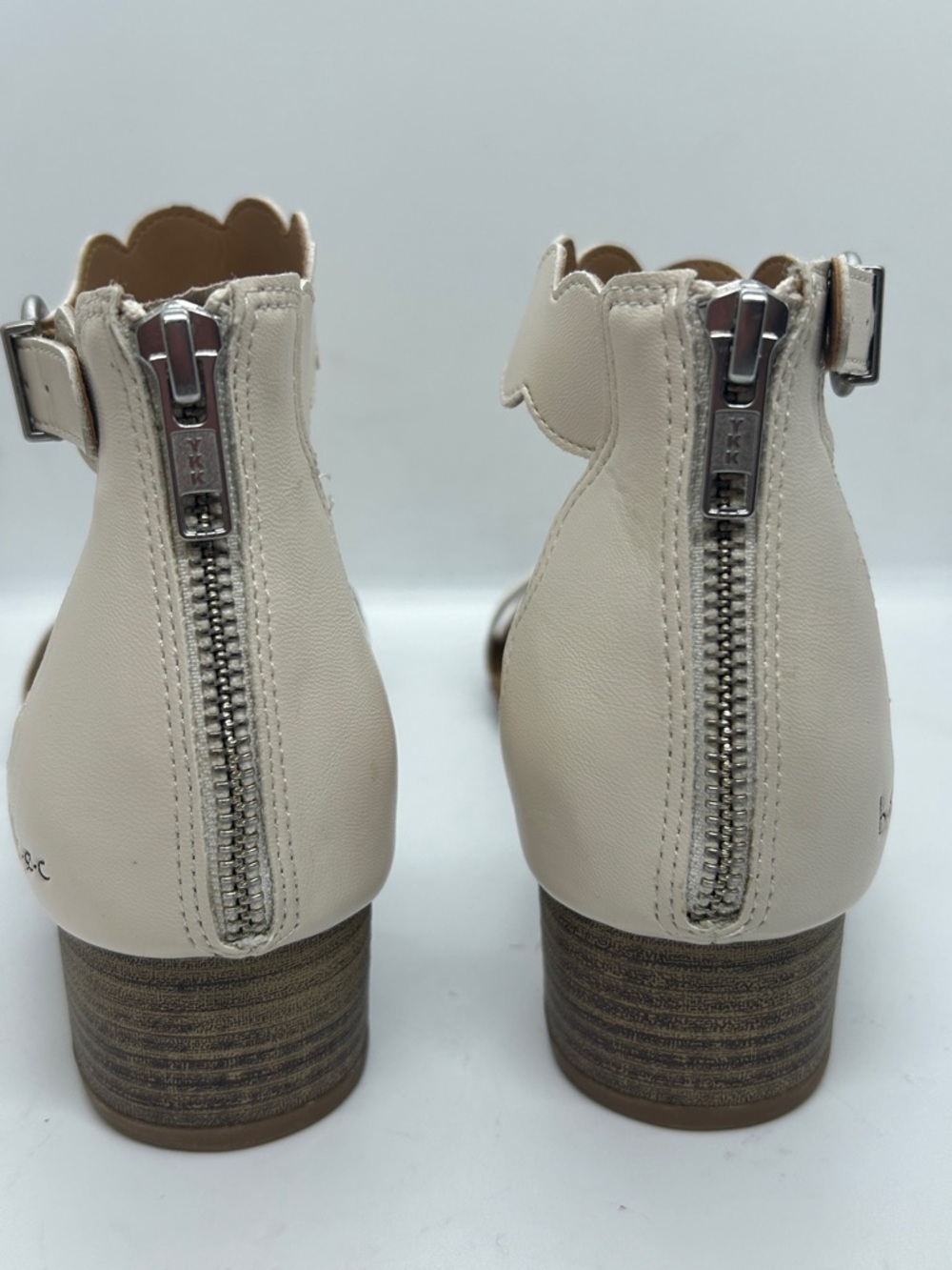 b.o.c. Women's Ivory Scalloped Ankle-Strap Sandals Size 10 NWOT - Picture 4 of 9
